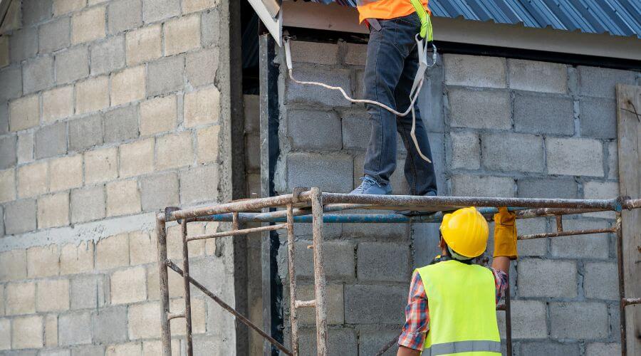 Expert Emergency Roof Repairs services in Indianola, IA